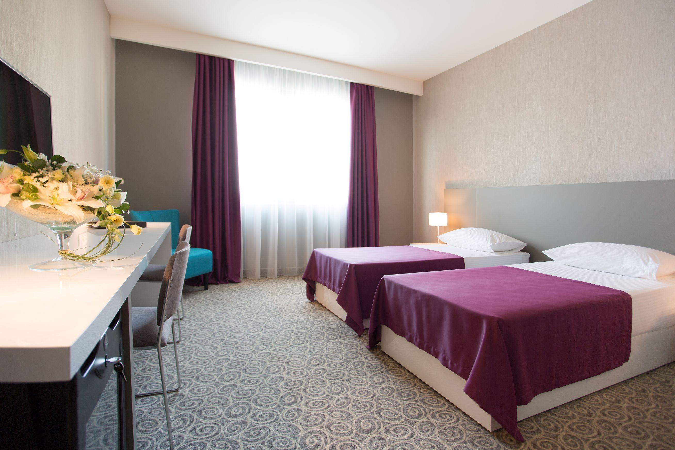 Hotel Radisson Red Belgrado Exterior foto